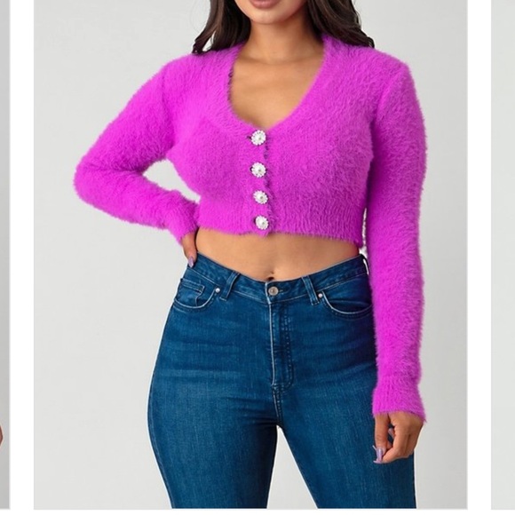 Bougie University Tops - ‼️NEW‼️SHIPS TODAY📦 Fushia Plush Crop Sweater